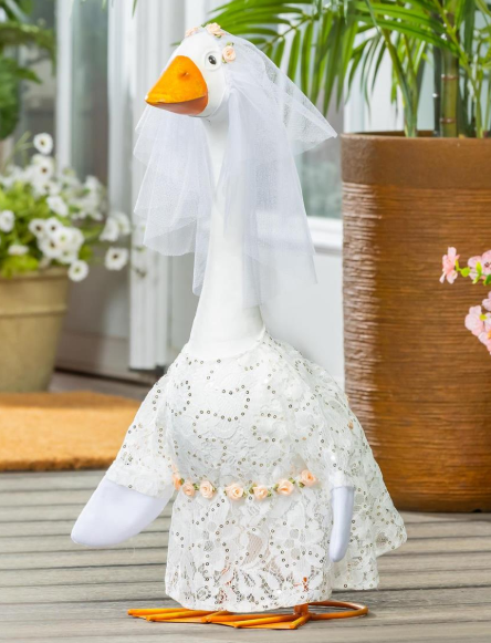 Giddy the Goose-Bride Outfit