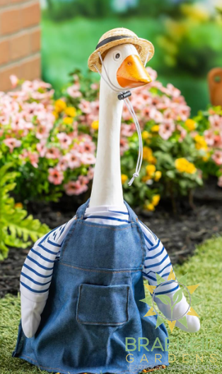 Giddy the Goose-Gardener Outfit